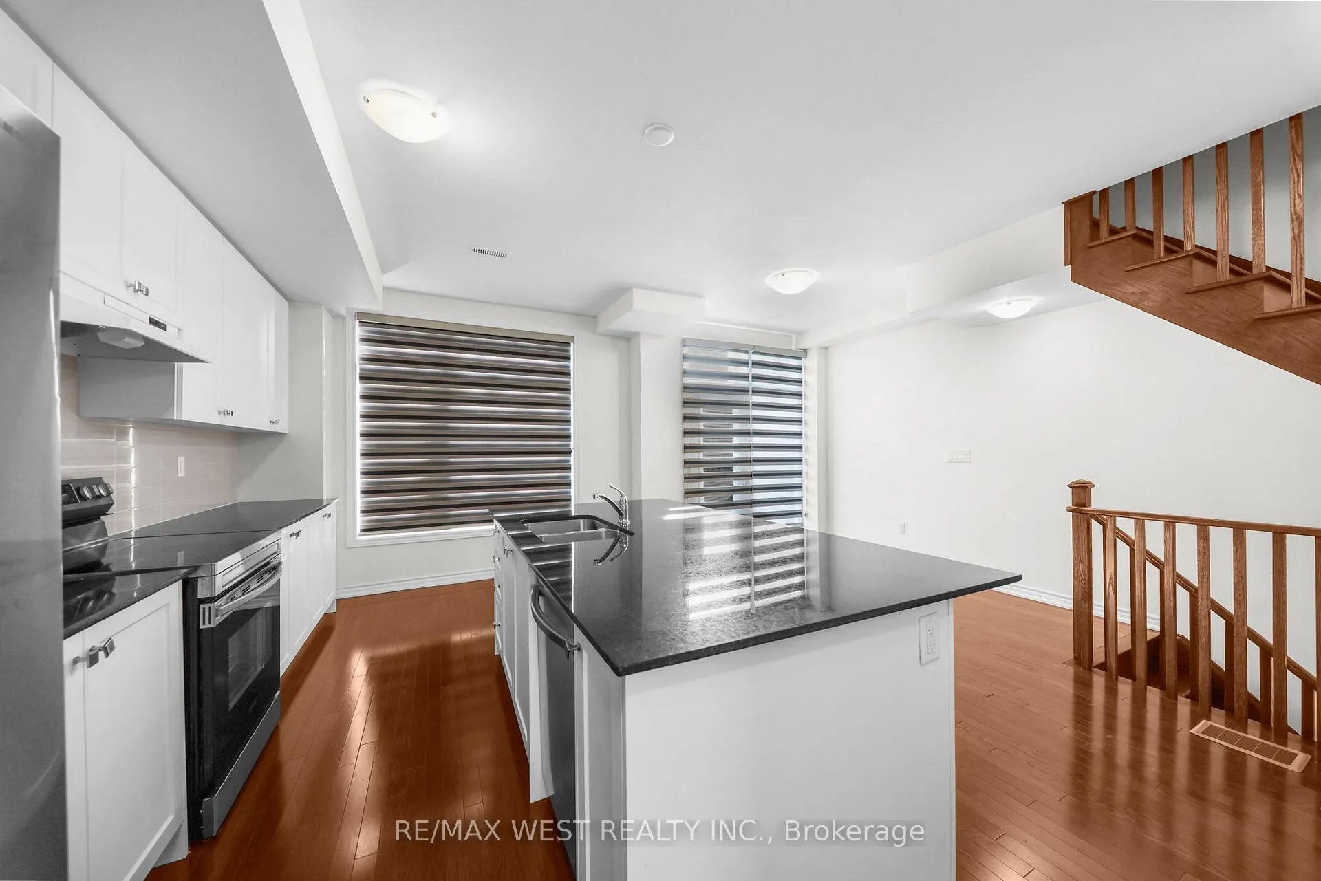 Photo 16 of 71 Holyrood Crescent, Vaughan, Kleinburg — HOMEH