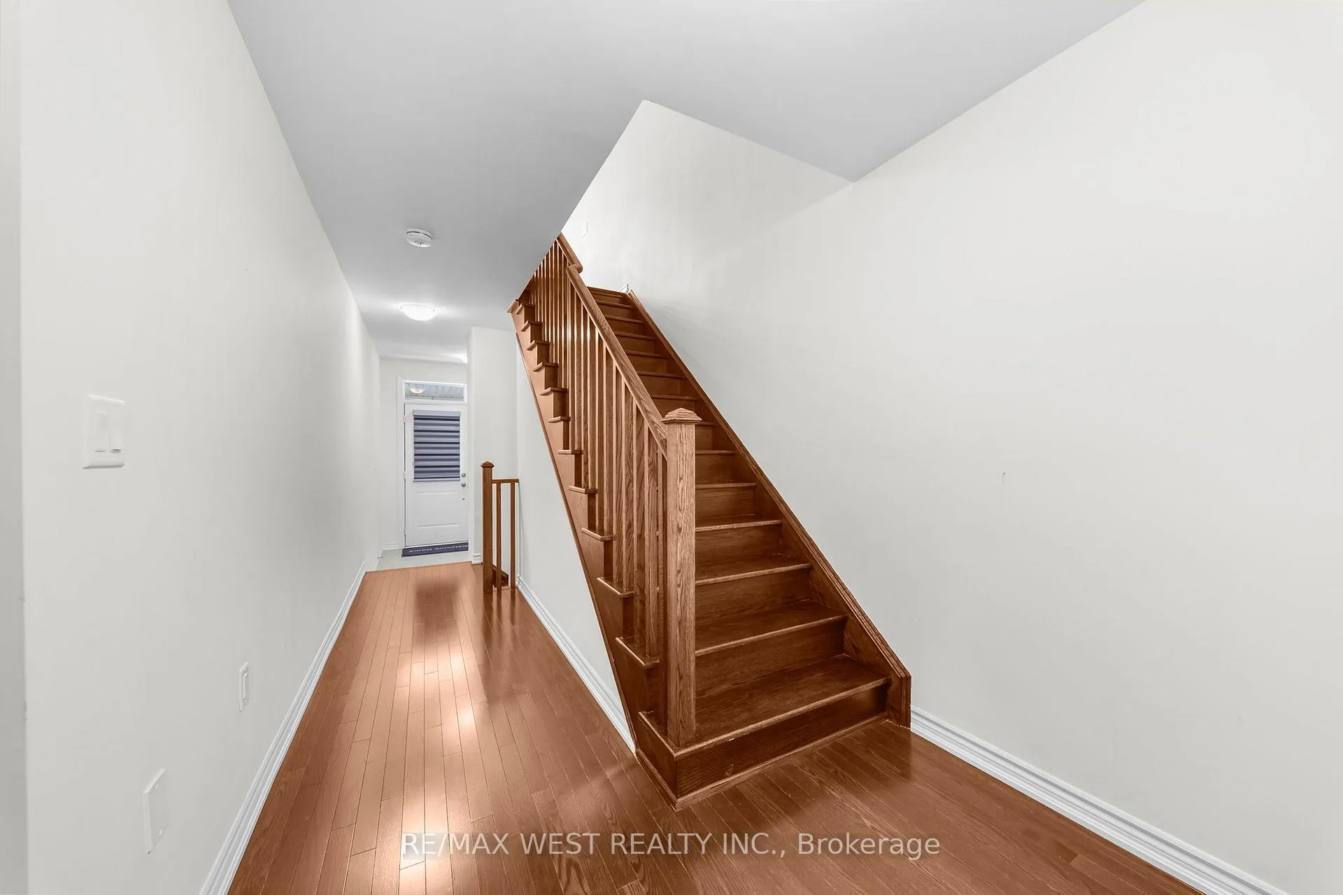 Photo 17 of 71 Holyrood Crescent, Vaughan, Kleinburg — HOMEH