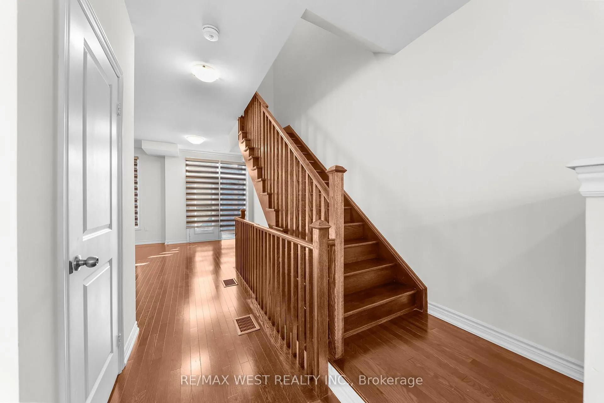 Photo 18 of 71 Holyrood Crescent, Vaughan, Kleinburg — HOMEH