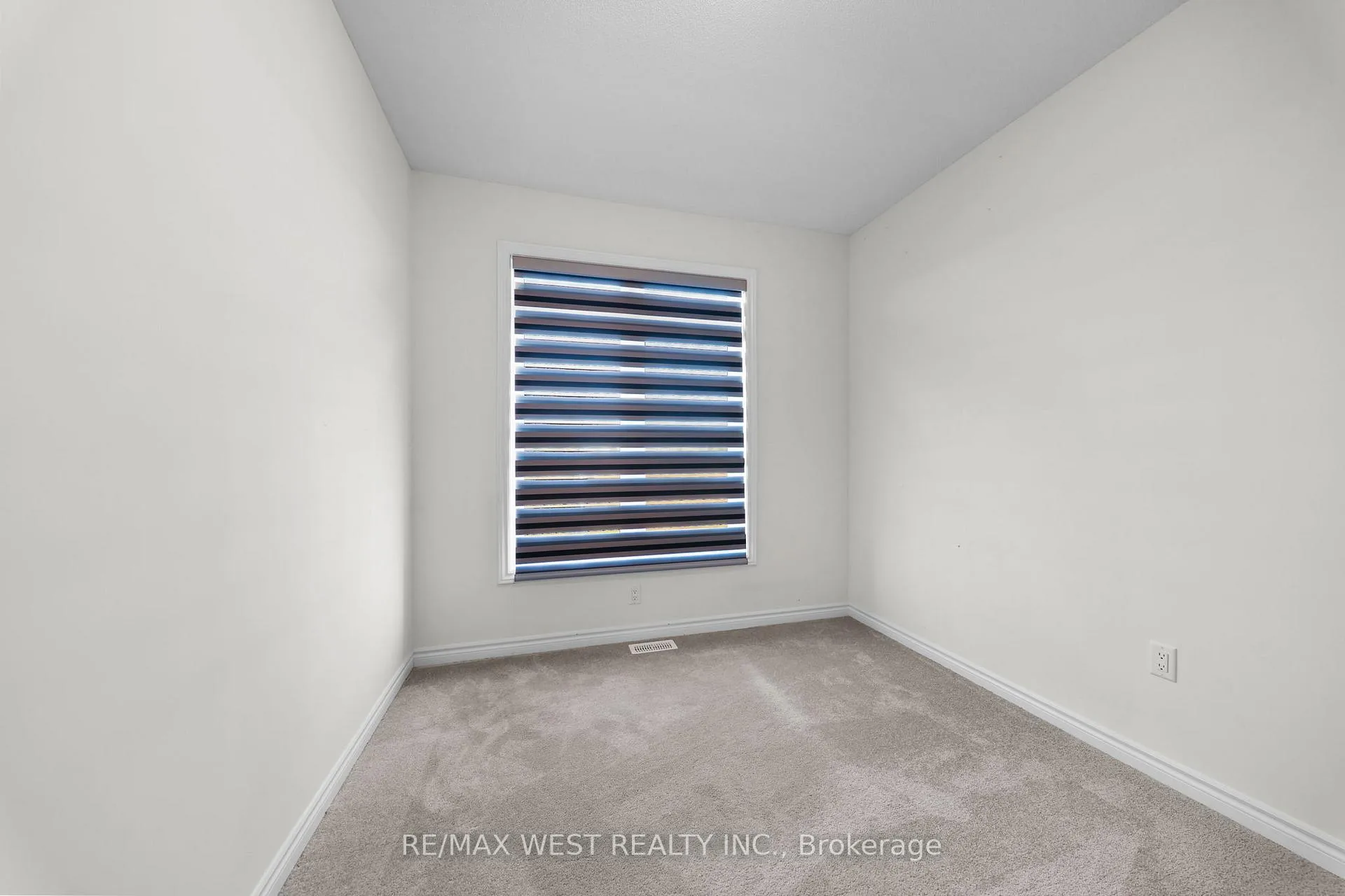 Photo 29 of 71 Holyrood Crescent, Vaughan, Kleinburg — HOMEH