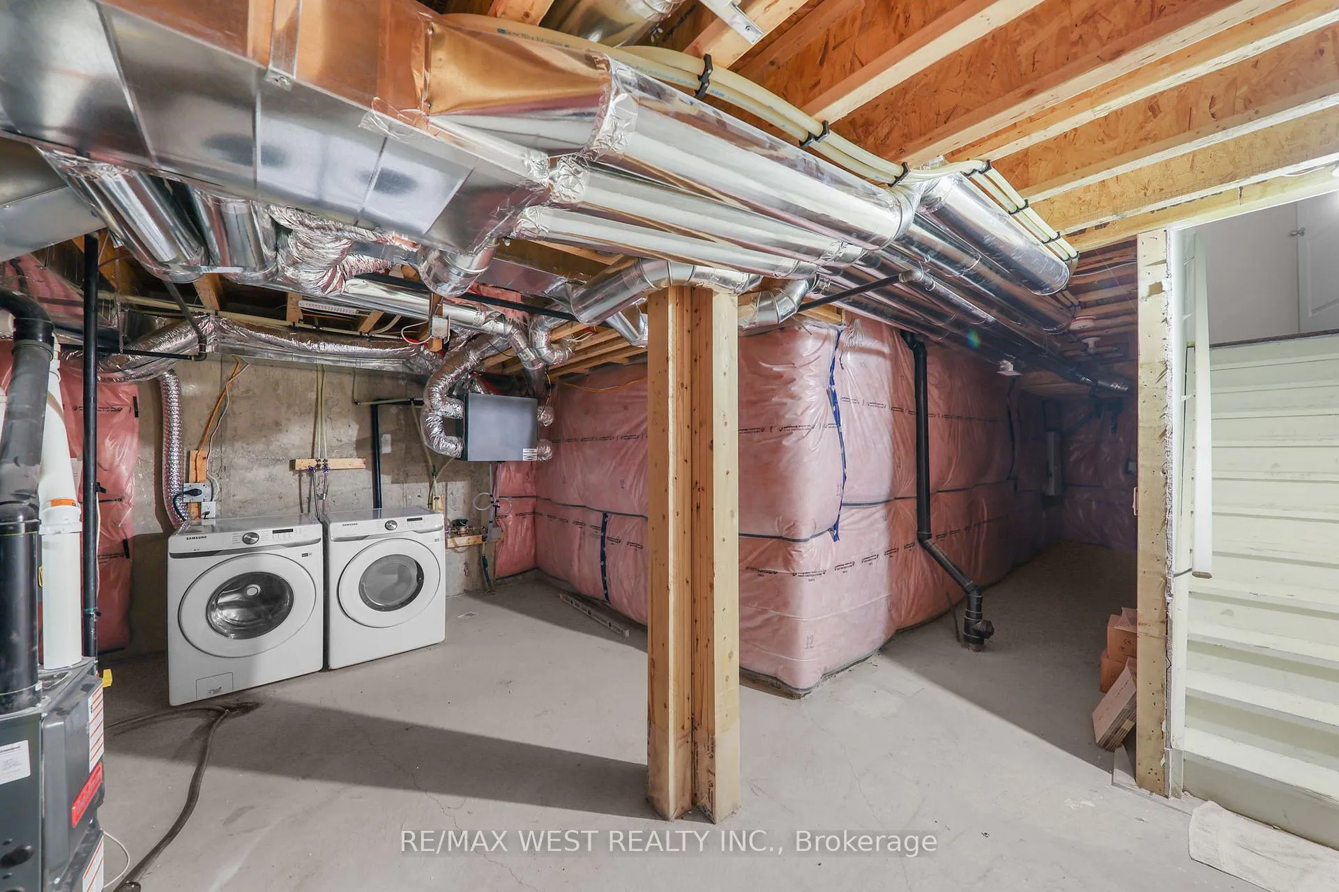 Photo 35 of 71 Holyrood Crescent, Vaughan, Kleinburg — HOMEH
