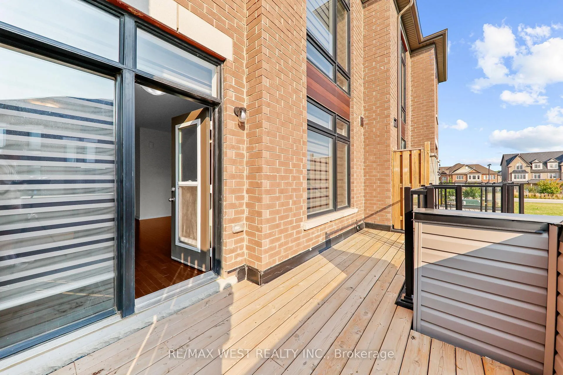 Photo 37 of 71 Holyrood Crescent, Vaughan, Kleinburg — HOMEH