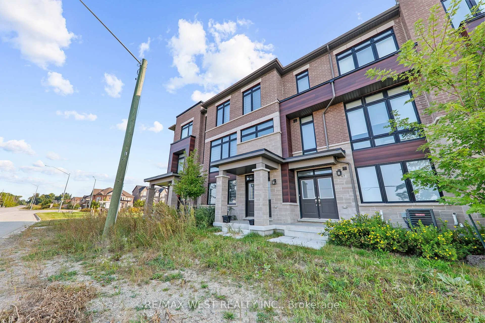 Photo 40 of 71 Holyrood Crescent, Vaughan, Kleinburg — HOMEH