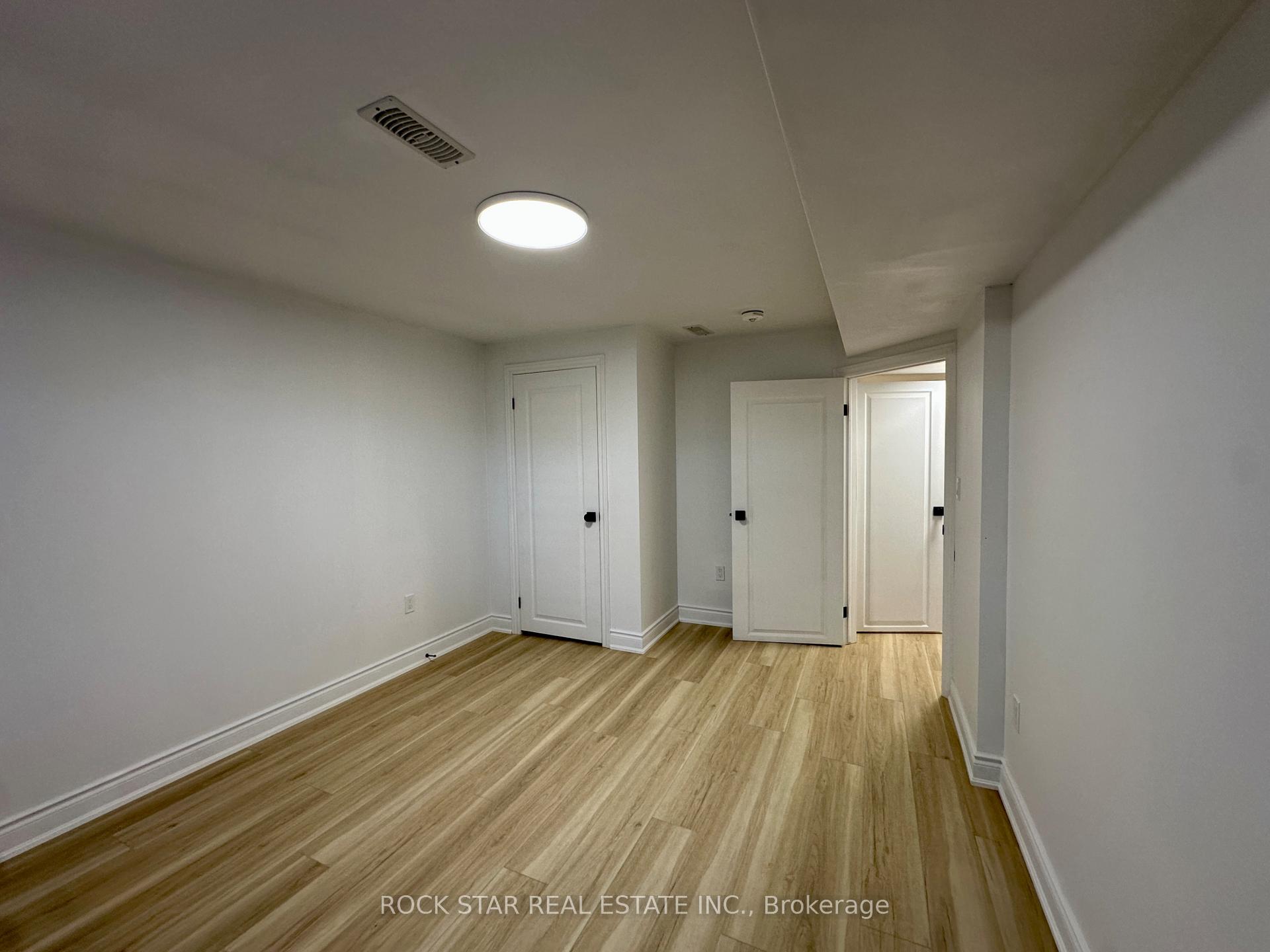 Photo 24 of 631 Maclaren (LOWER) Drive, Burlington, Roseland — HOMEH