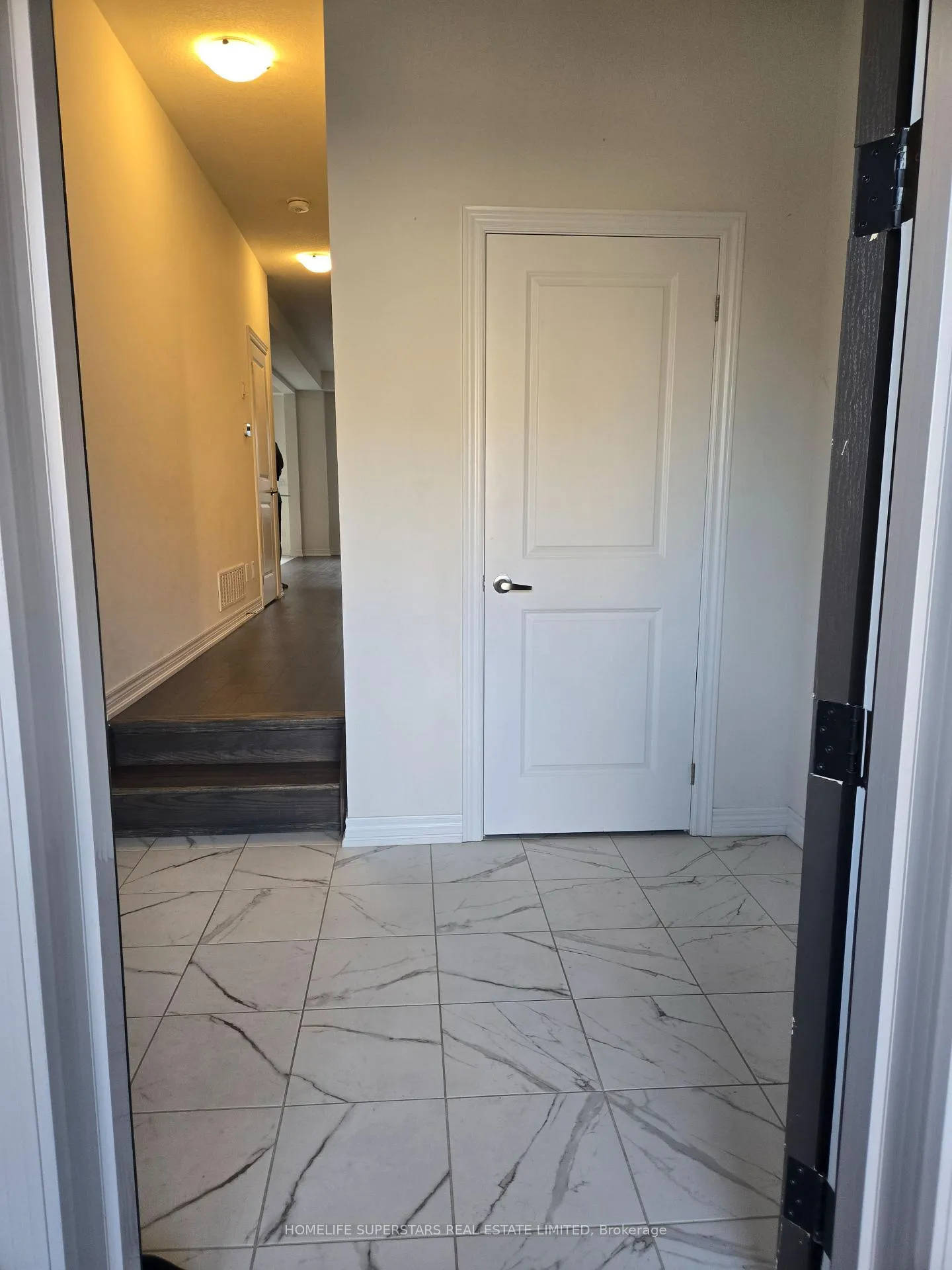 Photo 2 of 28 Roywood Street, Kitchener — HOMEH