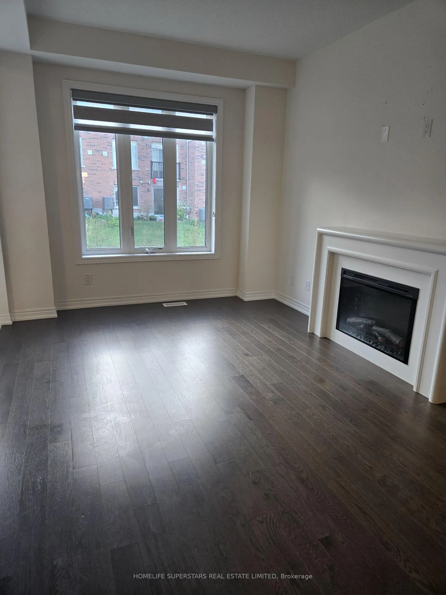 Photo 7 of 28 Roywood Street, Kitchener — HOMEH