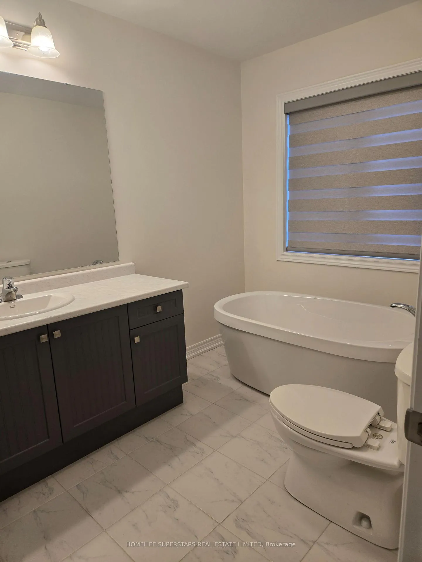 Photo 13 of 28 Roywood Street, Kitchener — HOMEH
