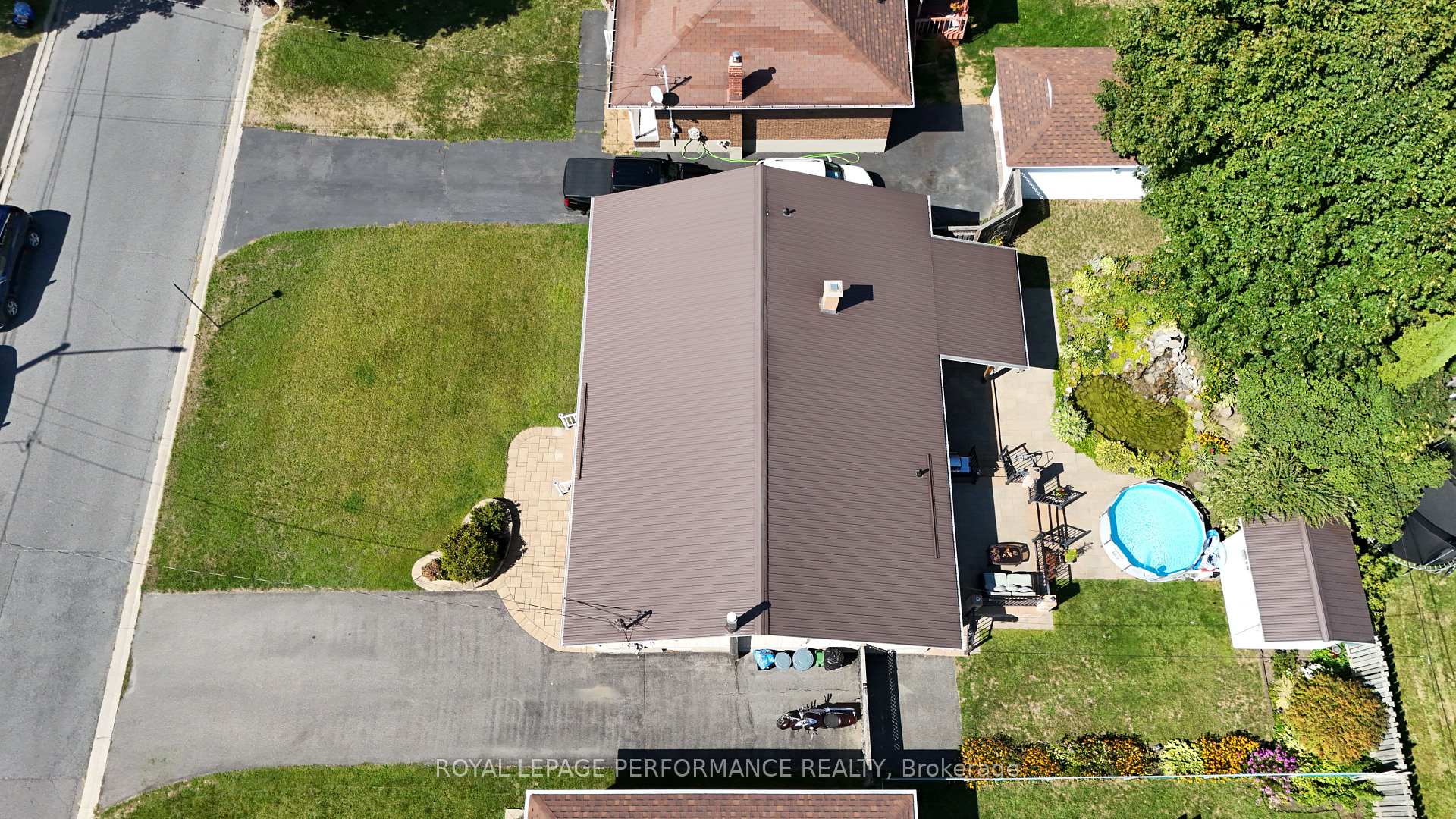 Photo 6 of 808 Carleton Street, Cornwall — HOMEH
