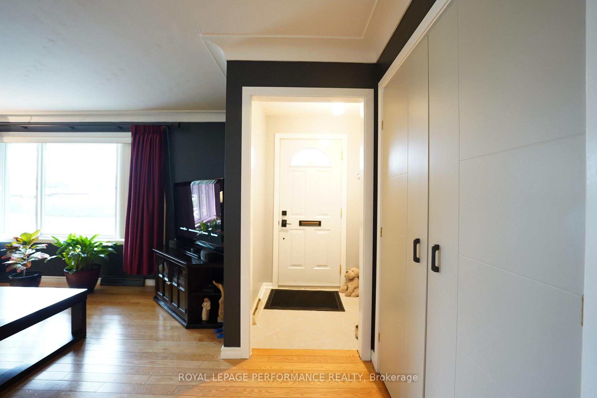 Photo 7 of 808 Carleton Street, Cornwall — HOMEH