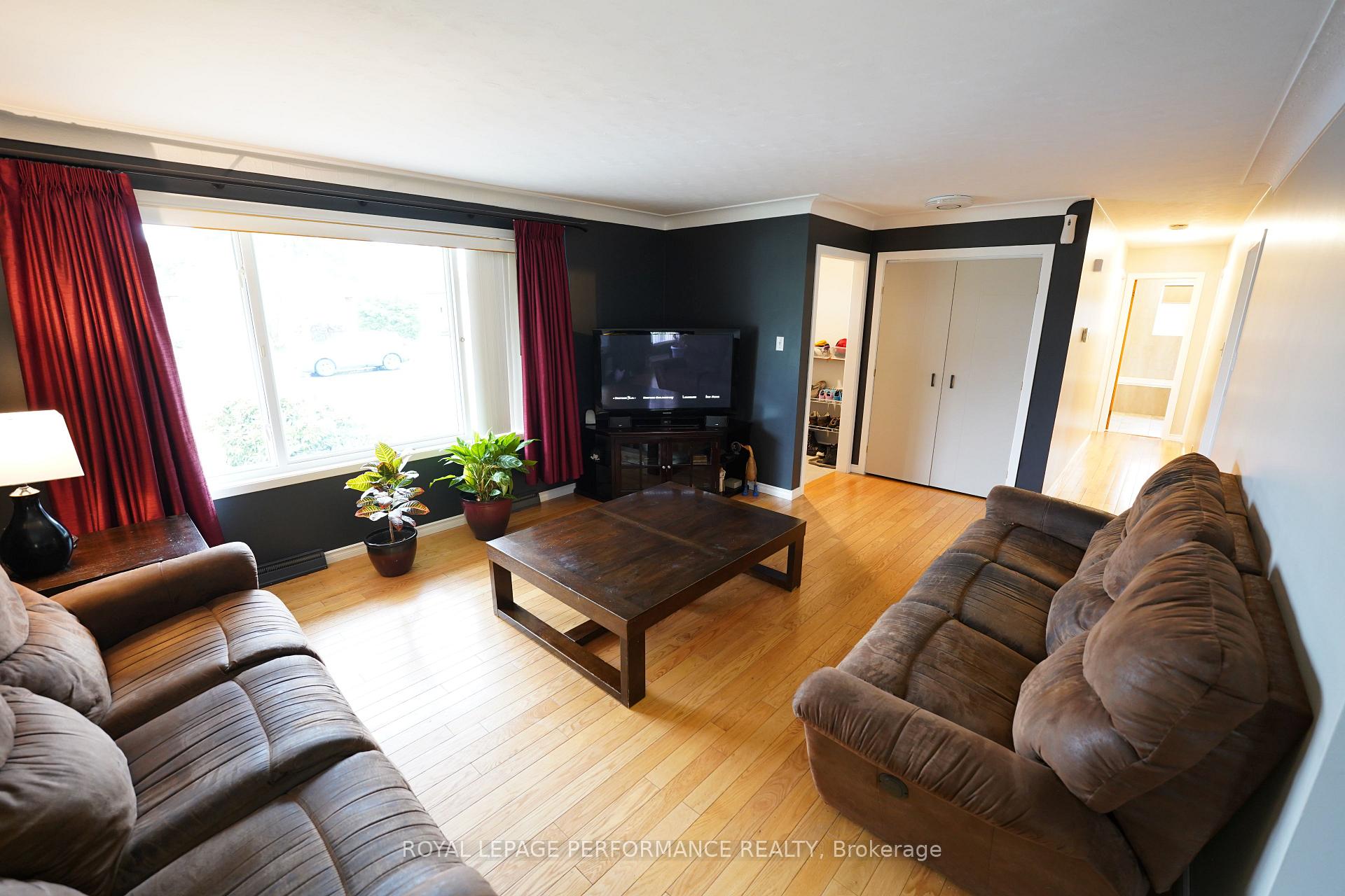 Photo 9 of 808 Carleton Street, Cornwall — HOMEH