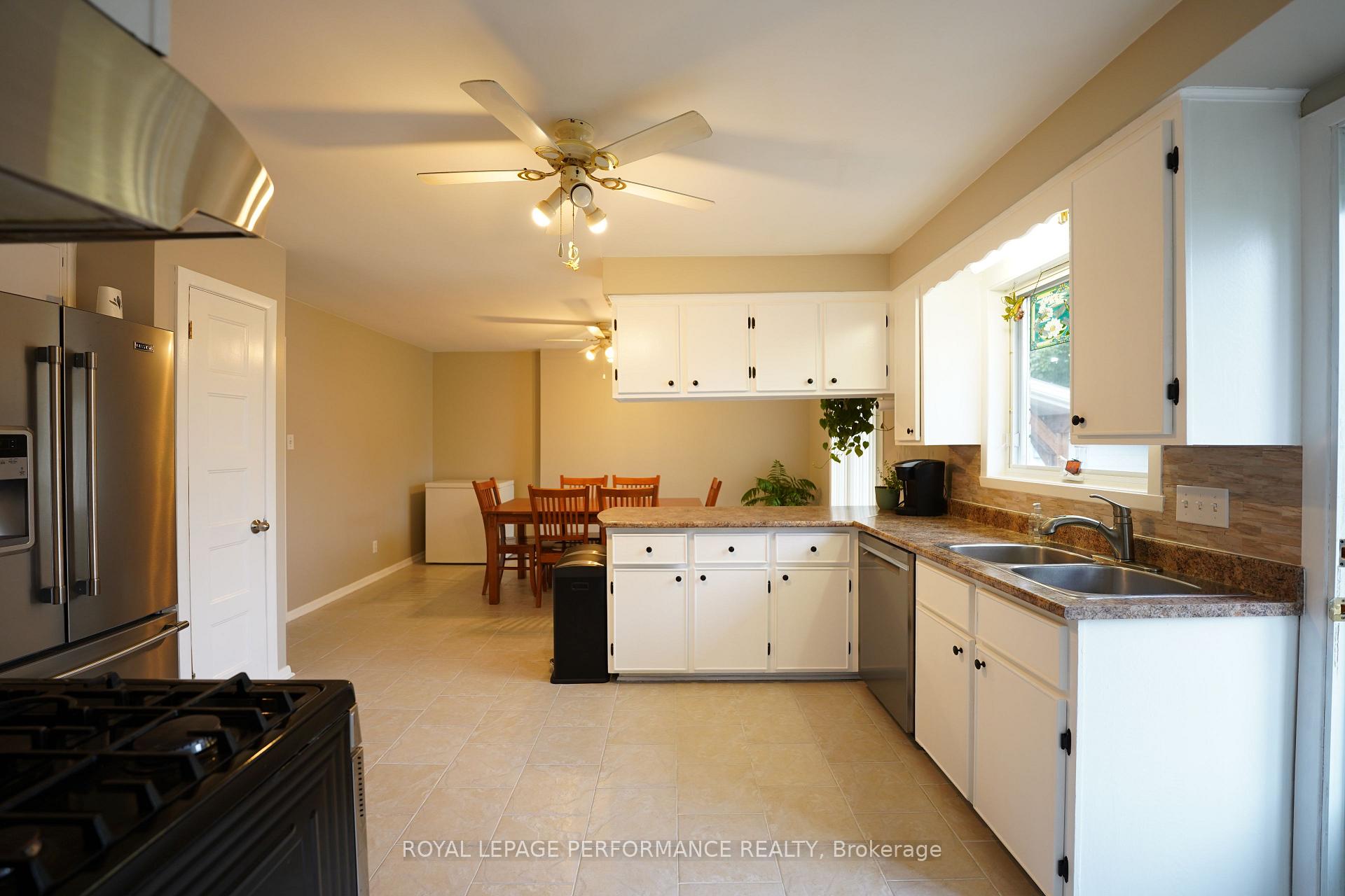 Photo 15 of 808 Carleton Street, Cornwall — HOMEH