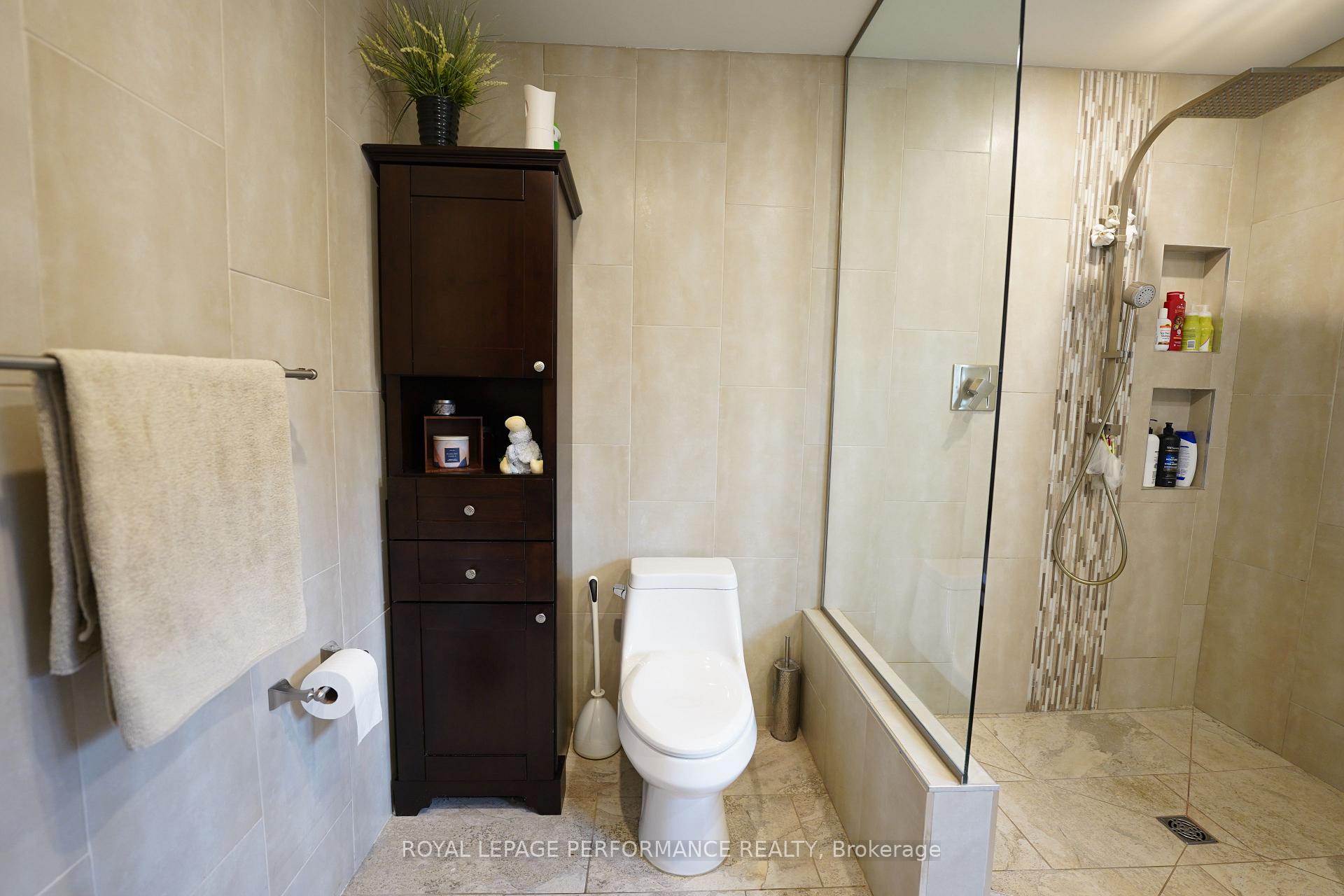 Photo 21 of 808 Carleton Street, Cornwall — HOMEH