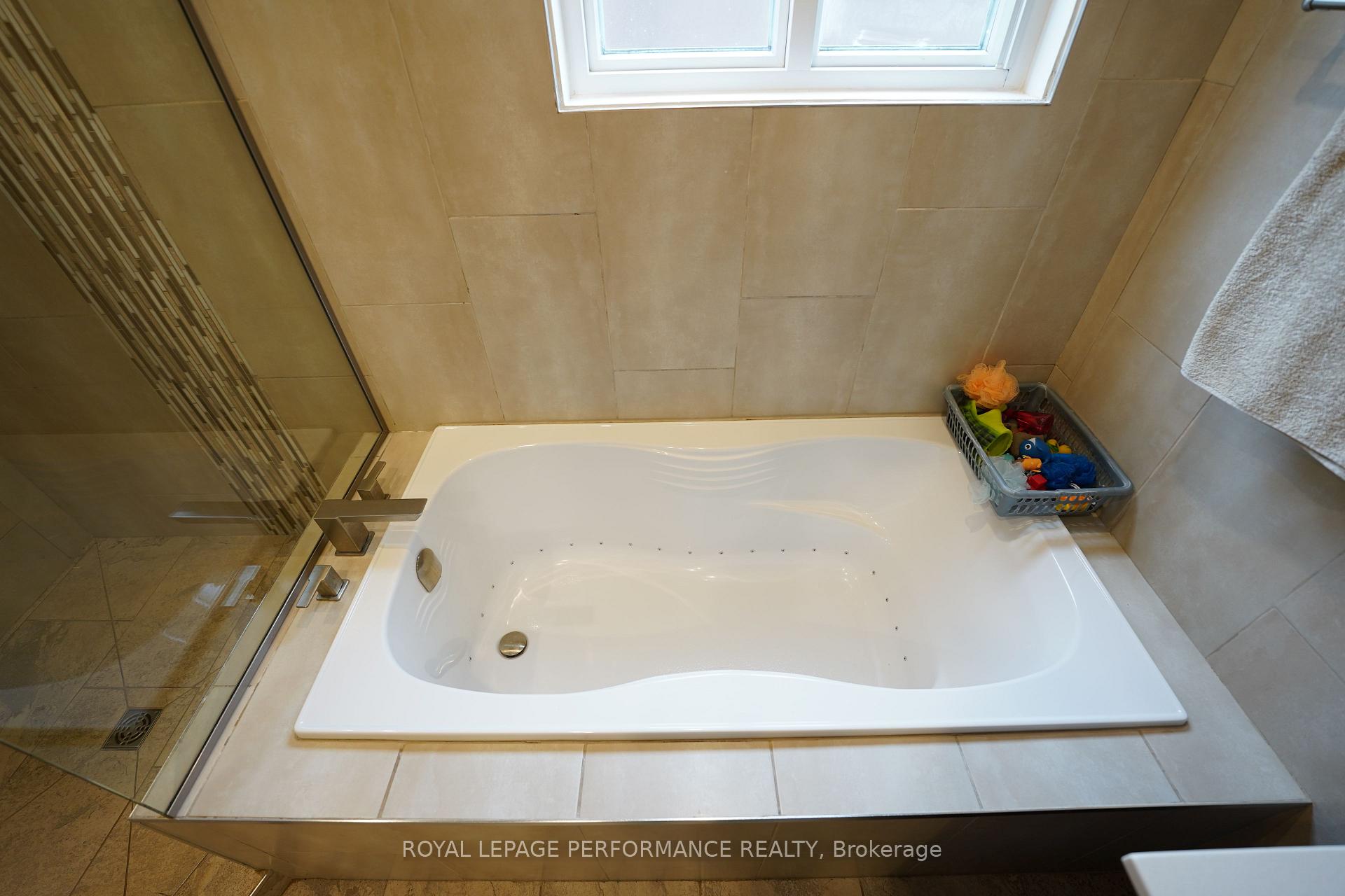 Photo 22 of 808 Carleton Street, Cornwall — HOMEH