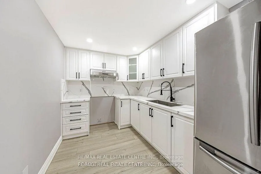 Photo 2 of 928 Dice Way, Milton, Willmott — HOMEH