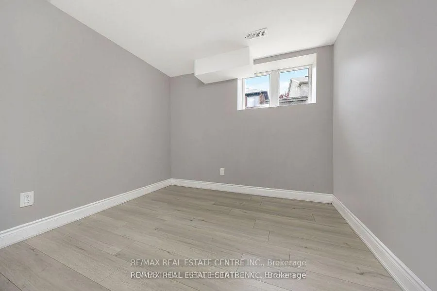 Photo 5 of 928 Dice Way, Milton, Willmott — HOMEH