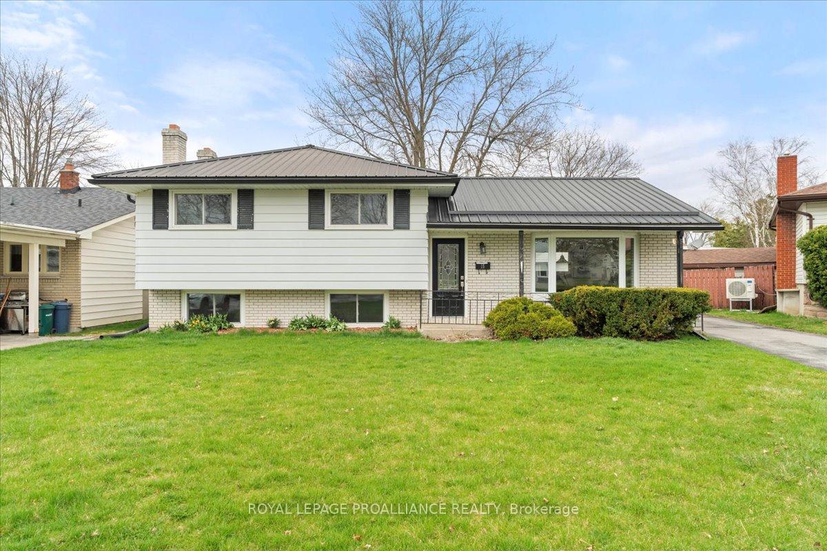 Photo 1 of 15 Glenarden Crescent, Belleville, Belleville Ward — HOMEH