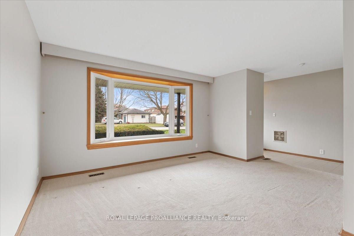 Photo 6 of 15 Glenarden Crescent, Belleville, Belleville Ward — HOMEH