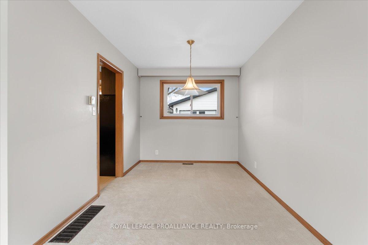 Photo 7 of 15 Glenarden Crescent, Belleville, Belleville Ward — HOMEH