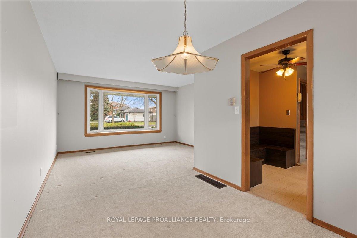 Photo 9 of 15 Glenarden Crescent, Belleville, Belleville Ward — HOMEH