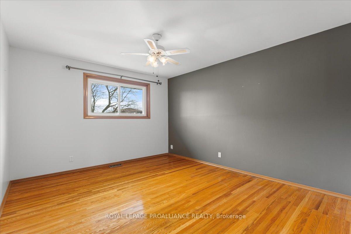 Photo 18 of 15 Glenarden Crescent, Belleville, Belleville Ward — HOMEH