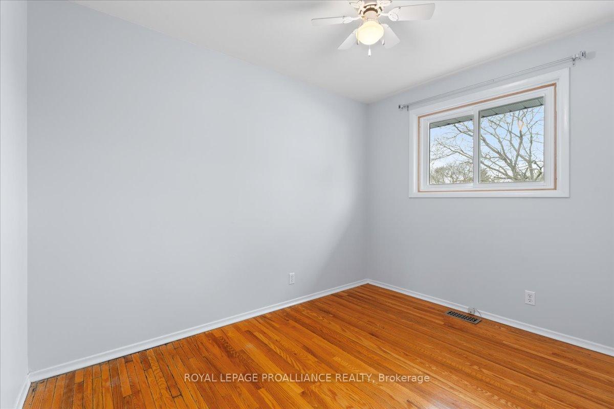 Photo 21 of 15 Glenarden Crescent, Belleville, Belleville Ward — HOMEH