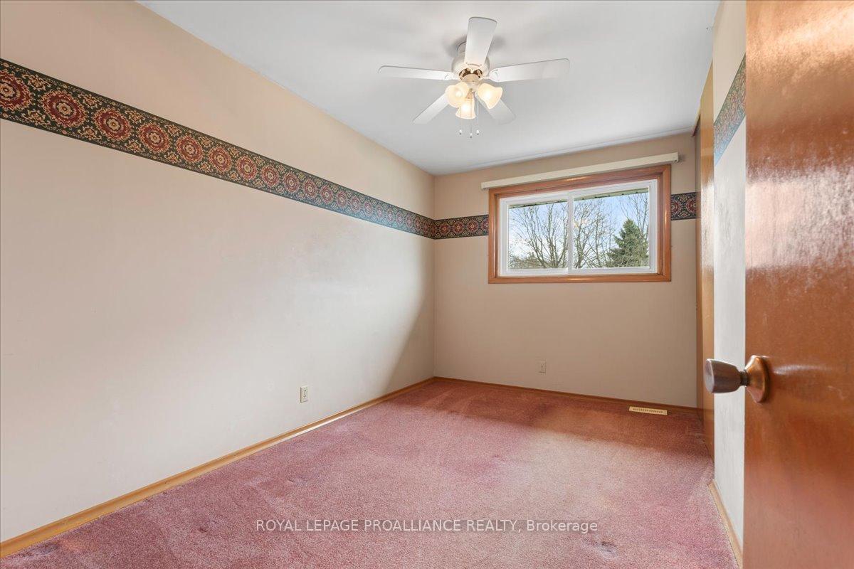 Photo 24 of 15 Glenarden Crescent, Belleville, Belleville Ward — HOMEH