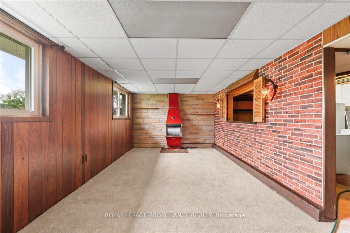 Photo 28 of 15 Glenarden Crescent, Belleville, Belleville Ward — HOMEH