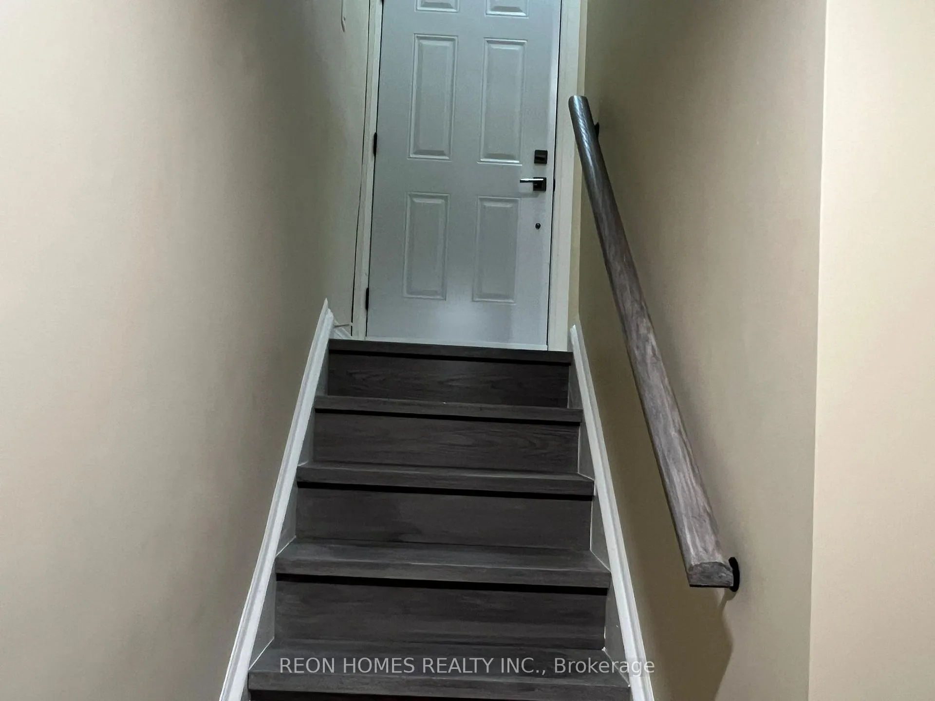 Photo 4 of Unit (Bsmt), 1825 Rossland Road, Whitby, Blue Grass Meadows — HOMEH