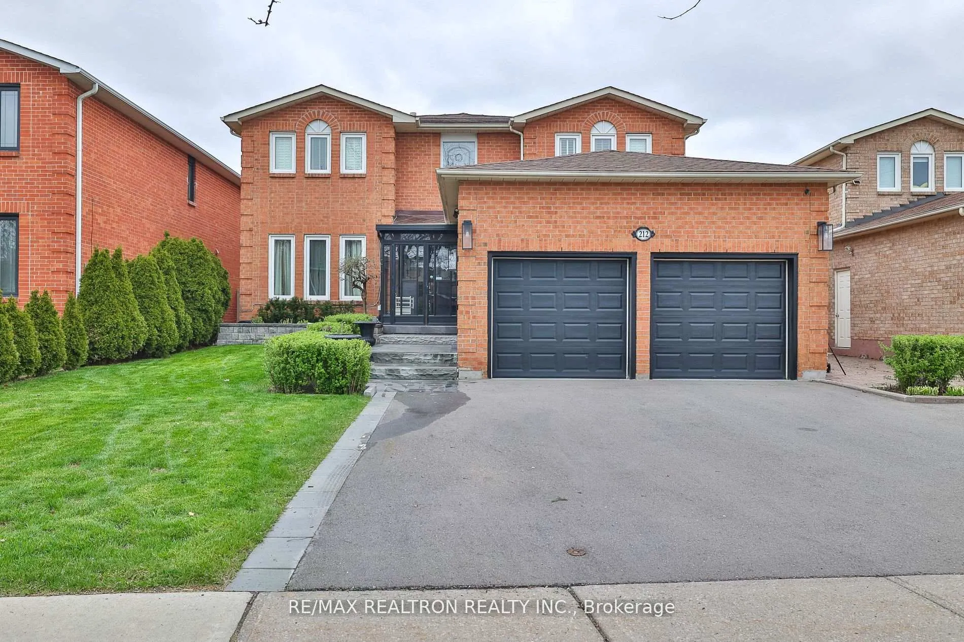 Photo 1 of 212 Barhill Road, Vaughan, Rural Vaughan — HOMEH
