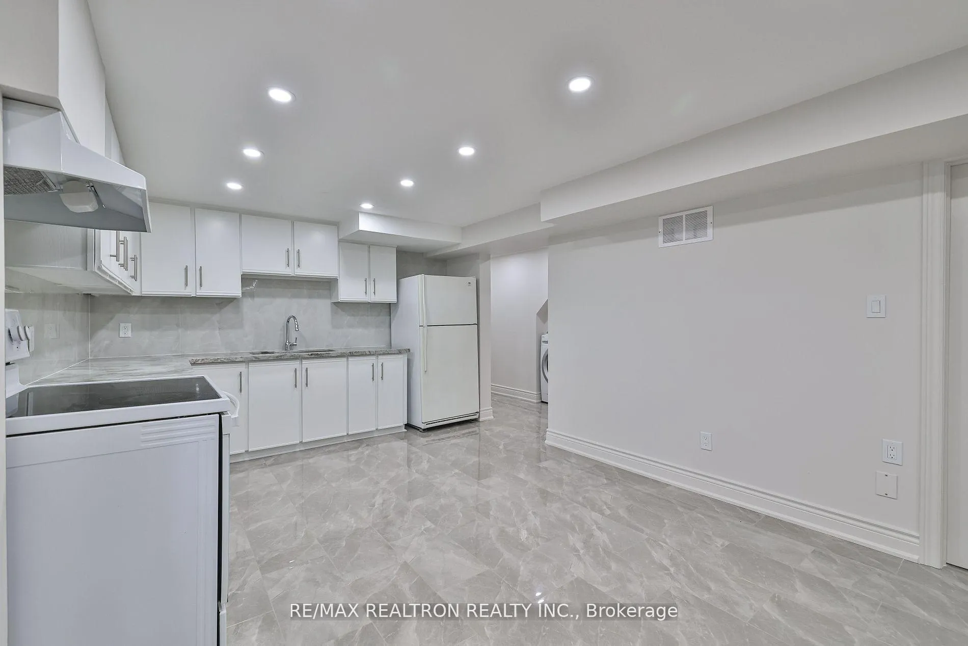 Photo 8 of 212 Barhill Road, Vaughan, Rural Vaughan — HOMEH