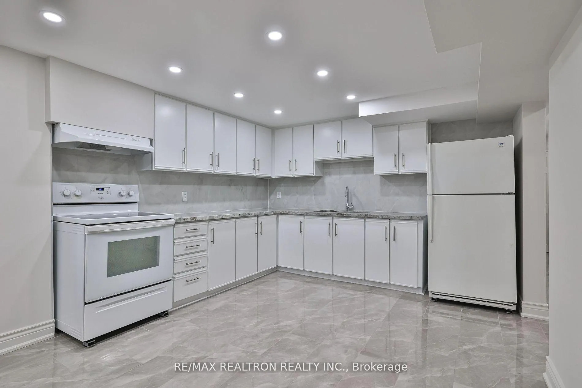 Photo 9 of 212 Barhill Road, Vaughan, Rural Vaughan — HOMEH