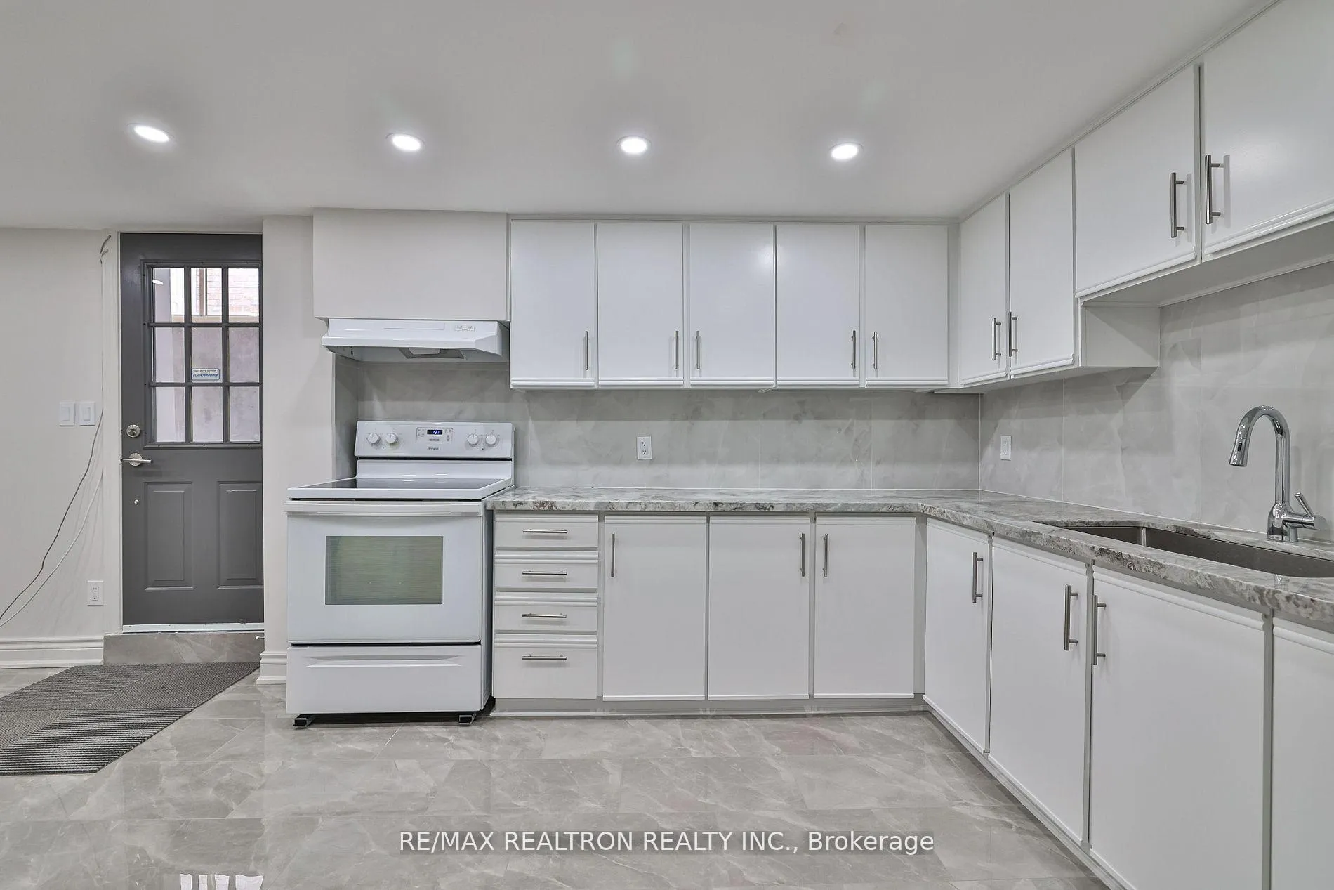 Photo 10 of 212 Barhill Road, Vaughan, Rural Vaughan — HOMEH