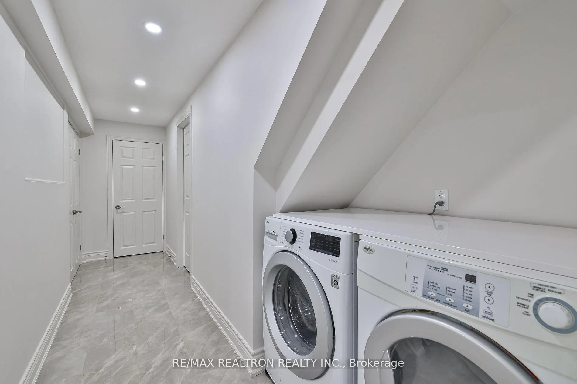 Photo 13 of 212 Barhill Road, Vaughan, Rural Vaughan — HOMEH