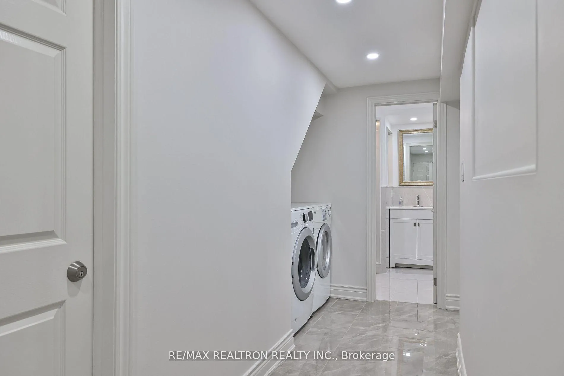 Photo 14 of 212 Barhill Road, Vaughan, Rural Vaughan — HOMEH