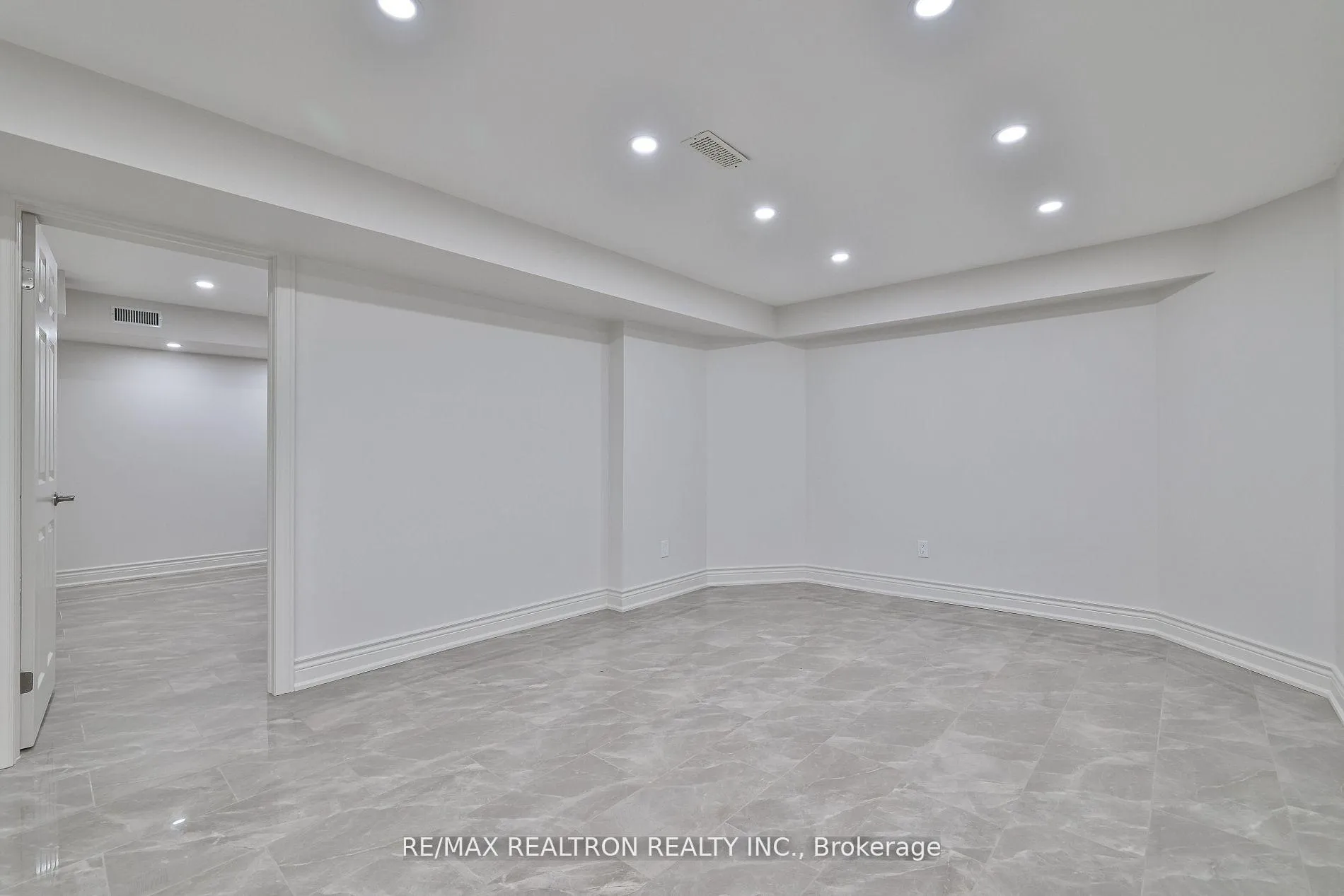 Photo 21 of 212 Barhill Road, Vaughan, Rural Vaughan — HOMEH