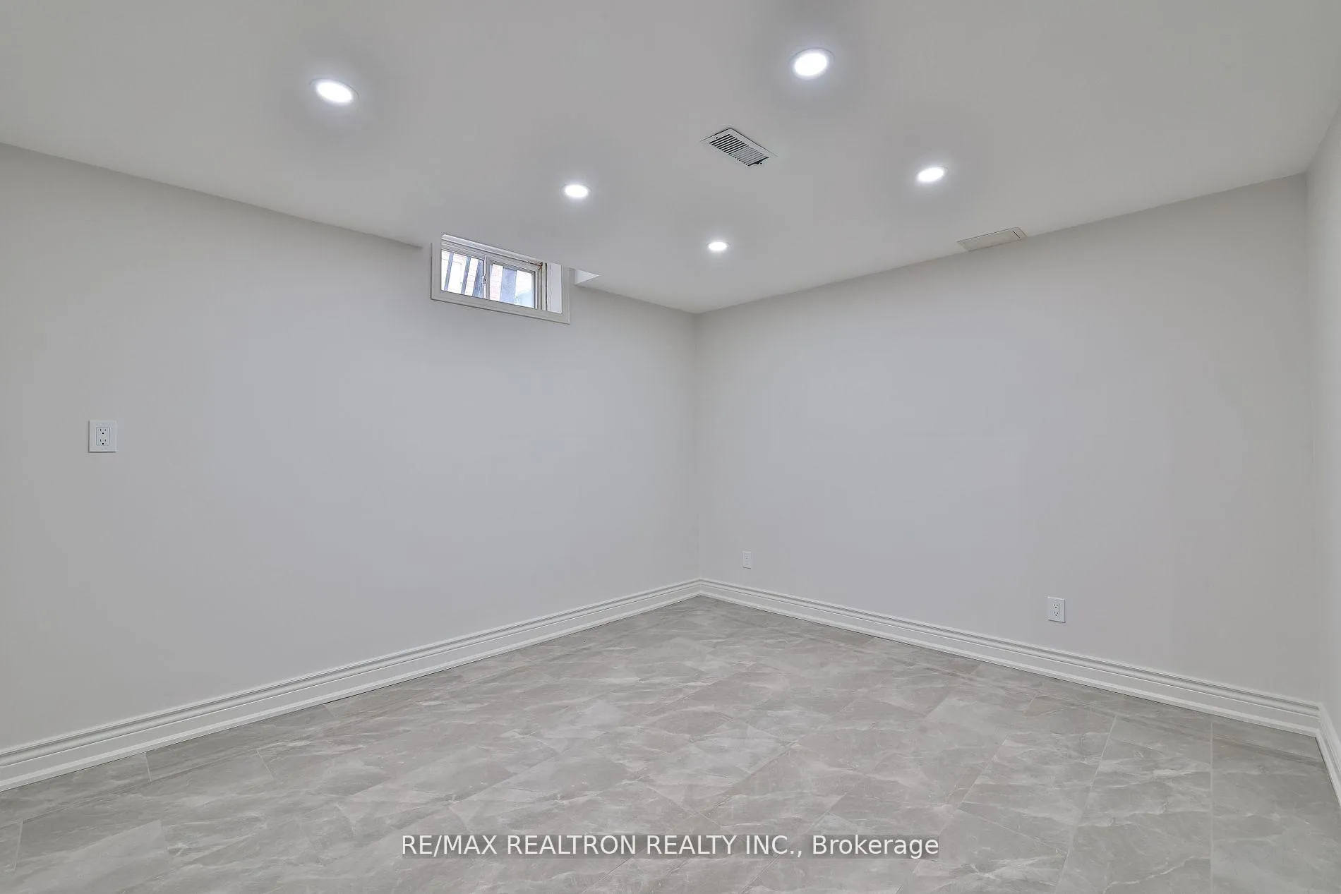 Photo 22 of 212 Barhill Road, Vaughan, Rural Vaughan — HOMEH