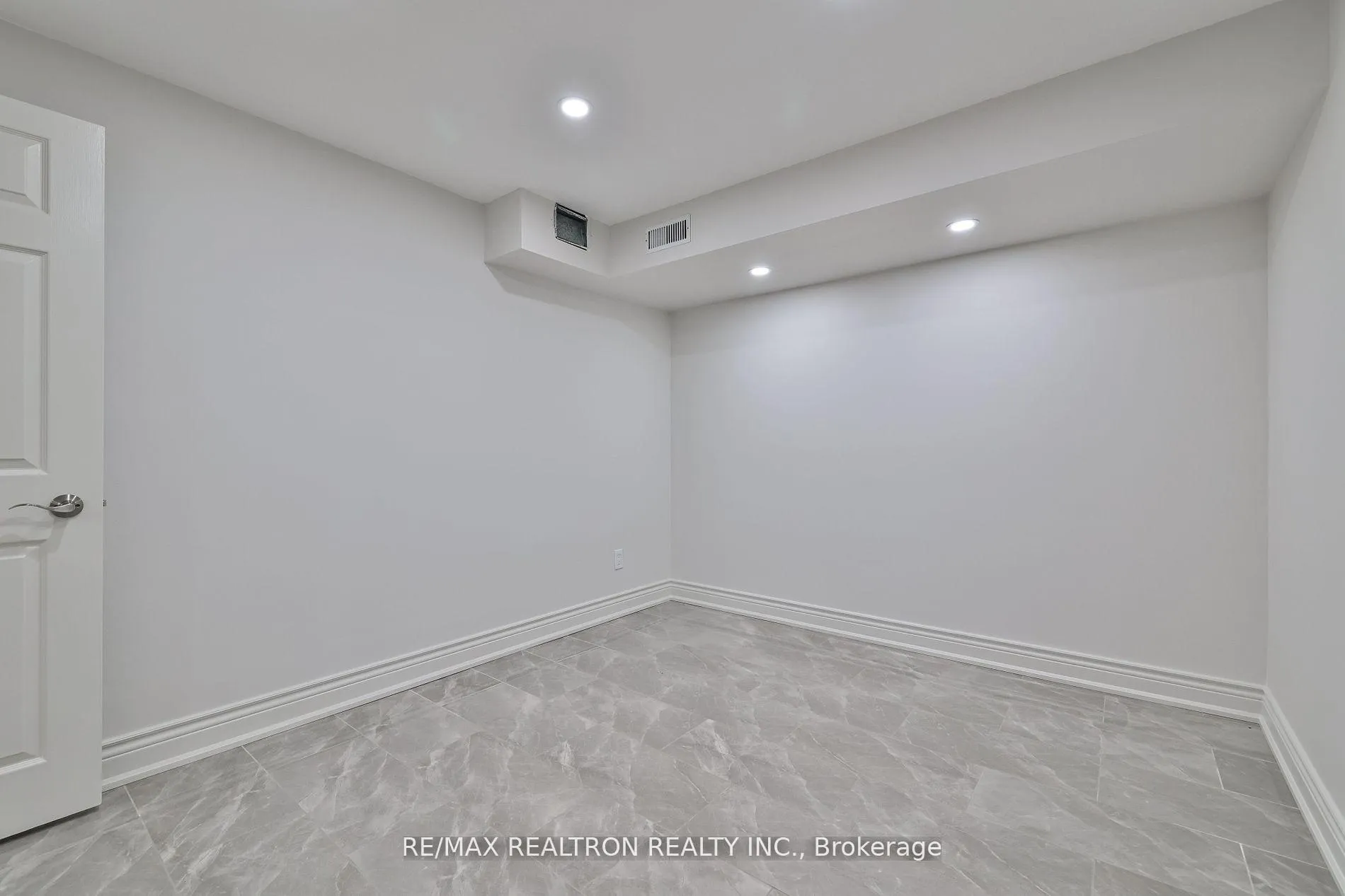 Photo 24 of 212 Barhill Road, Vaughan, Rural Vaughan — HOMEH
