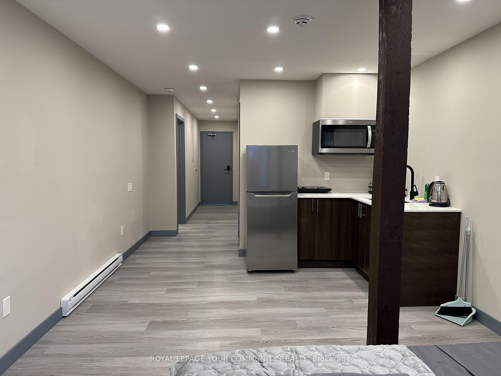 Photo 2 of Unit 201, 152 High Street, Georgina, Sutton & Jackson's Point — HOMEH