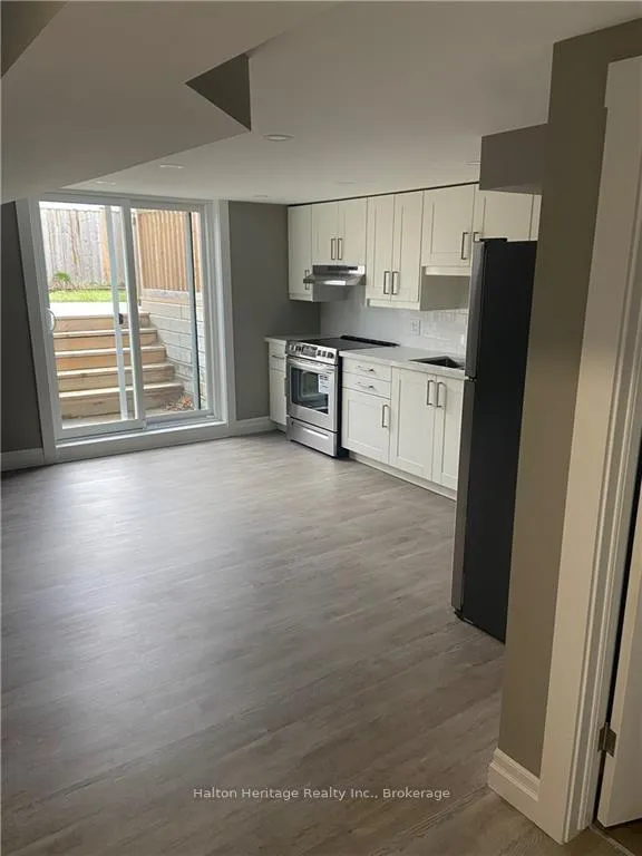 Photo 2 of Unit 2, 232 Eaglewood Drive, Hamilton, Eleanor — HOMEH