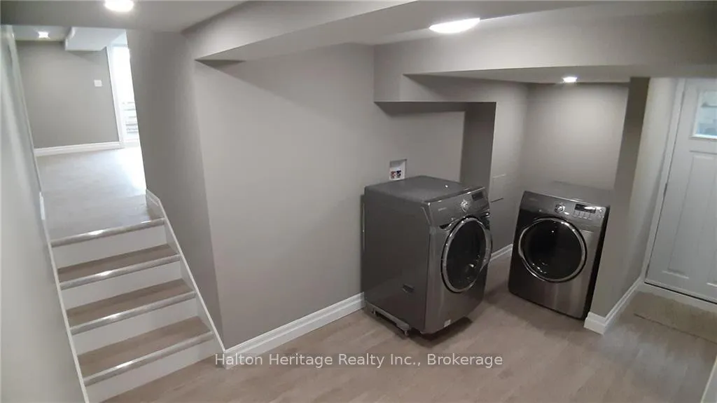 Photo 3 of Unit 2, 232 Eaglewood Drive, Hamilton, Eleanor — HOMEH