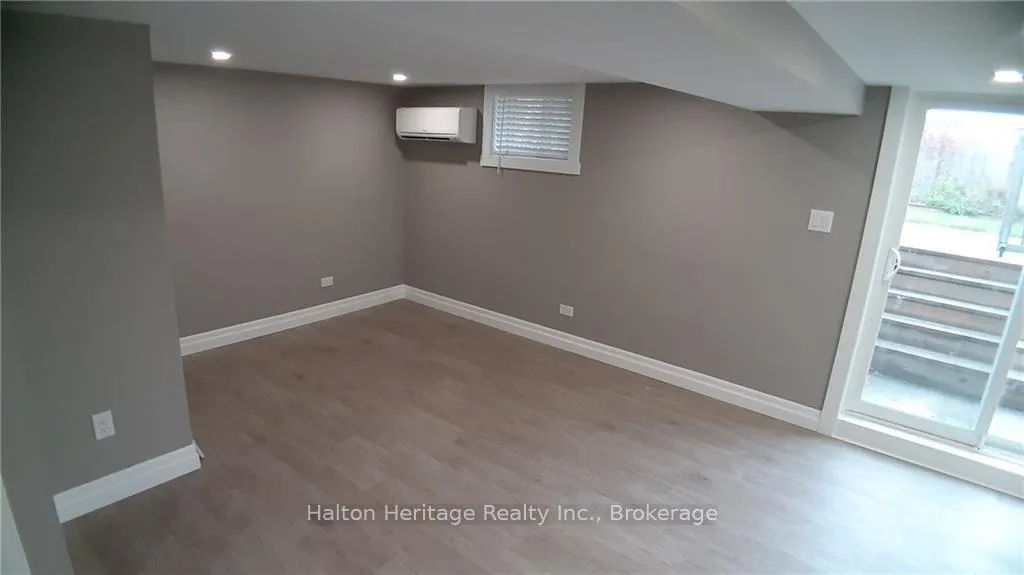 Photo 5 of Unit 2, 232 Eaglewood Drive, Hamilton, Eleanor — HOMEH