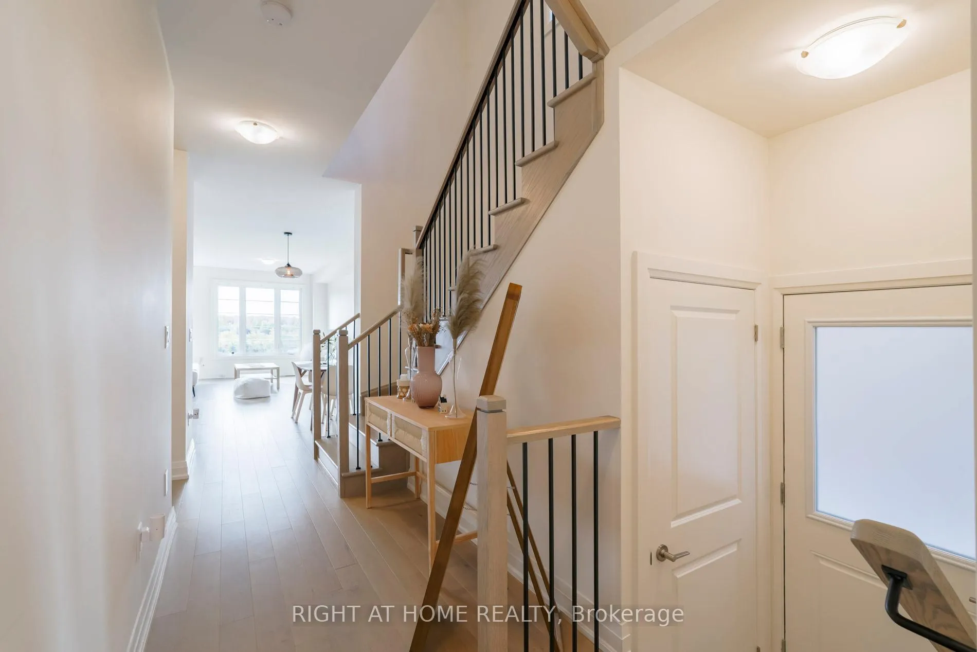 Photo 3 of 14 Velvet Drive, Whitby, Rural Whitby — HOMEH