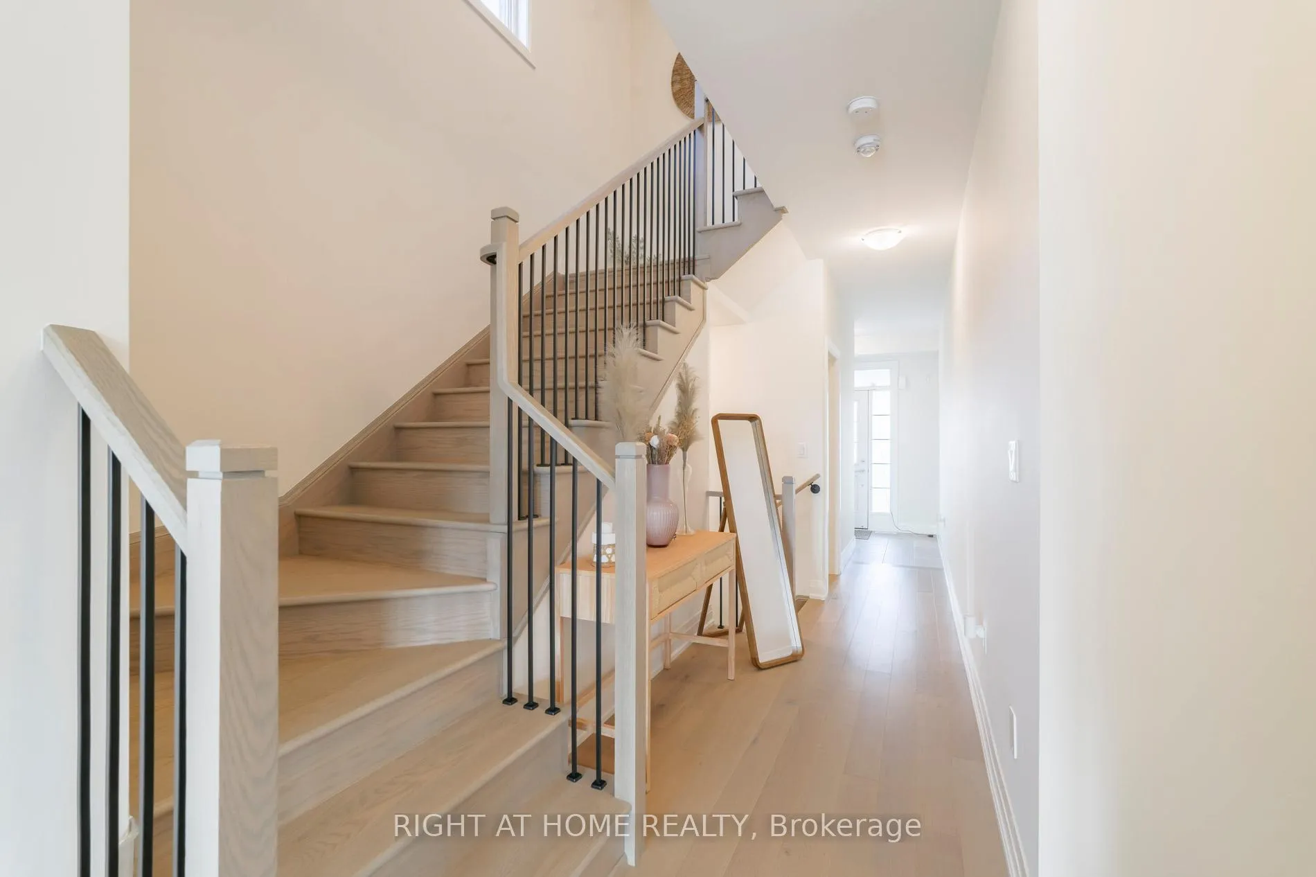 Photo 5 of 14 Velvet Drive, Whitby, Rural Whitby — HOMEH