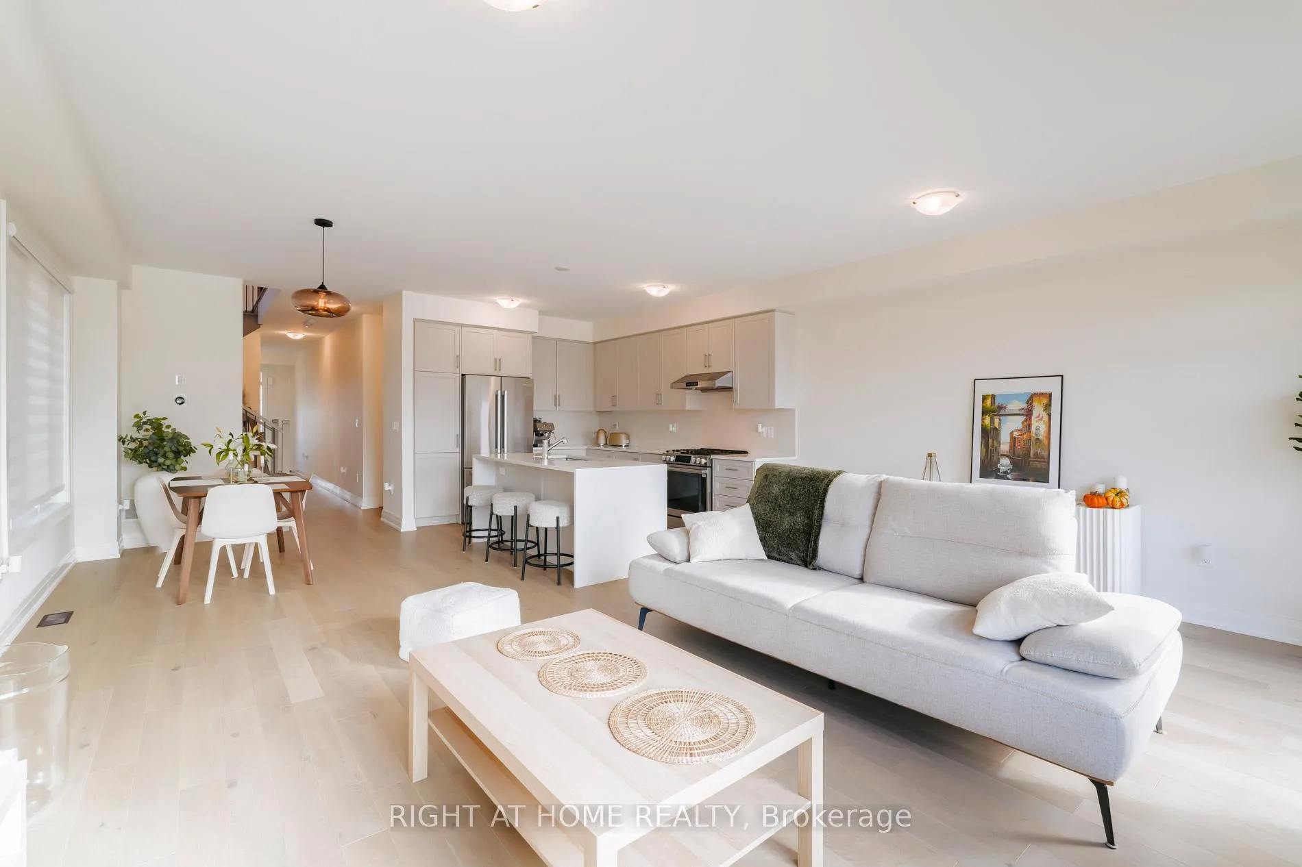 Photo 18 of 14 Velvet Drive, Whitby, Rural Whitby — HOMEH