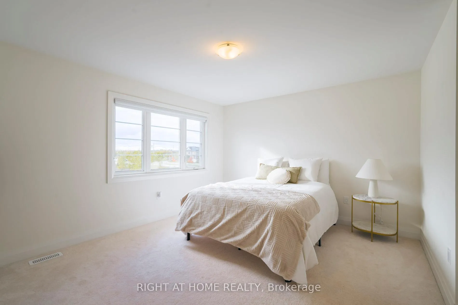 Photo 23 of 14 Velvet Drive, Whitby, Rural Whitby — HOMEH