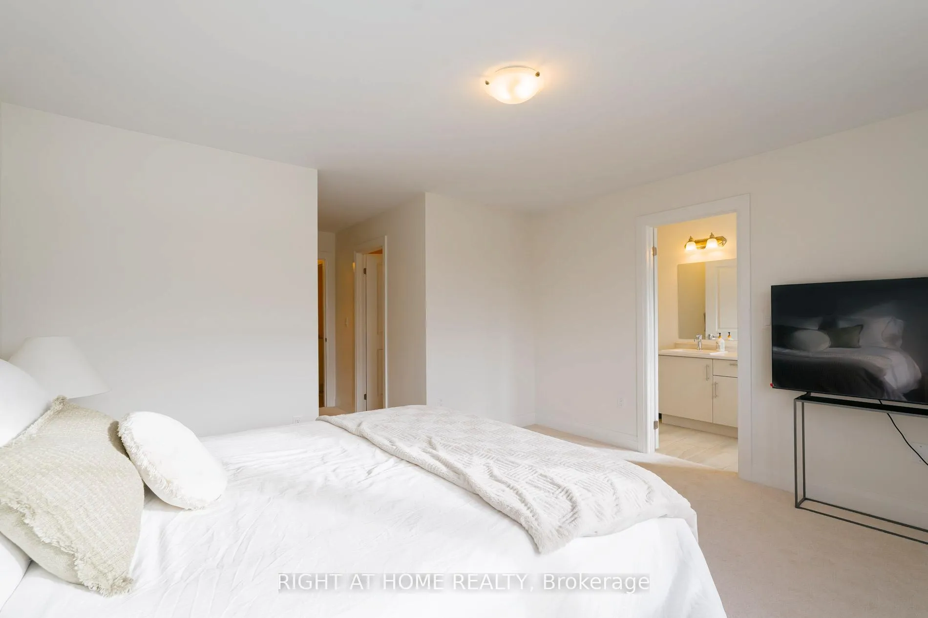 Photo 24 of 14 Velvet Drive, Whitby, Rural Whitby — HOMEH