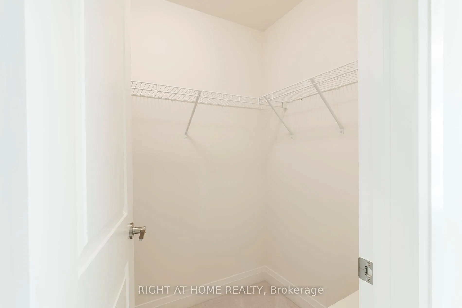 Photo 25 of 14 Velvet Drive, Whitby, Rural Whitby — HOMEH