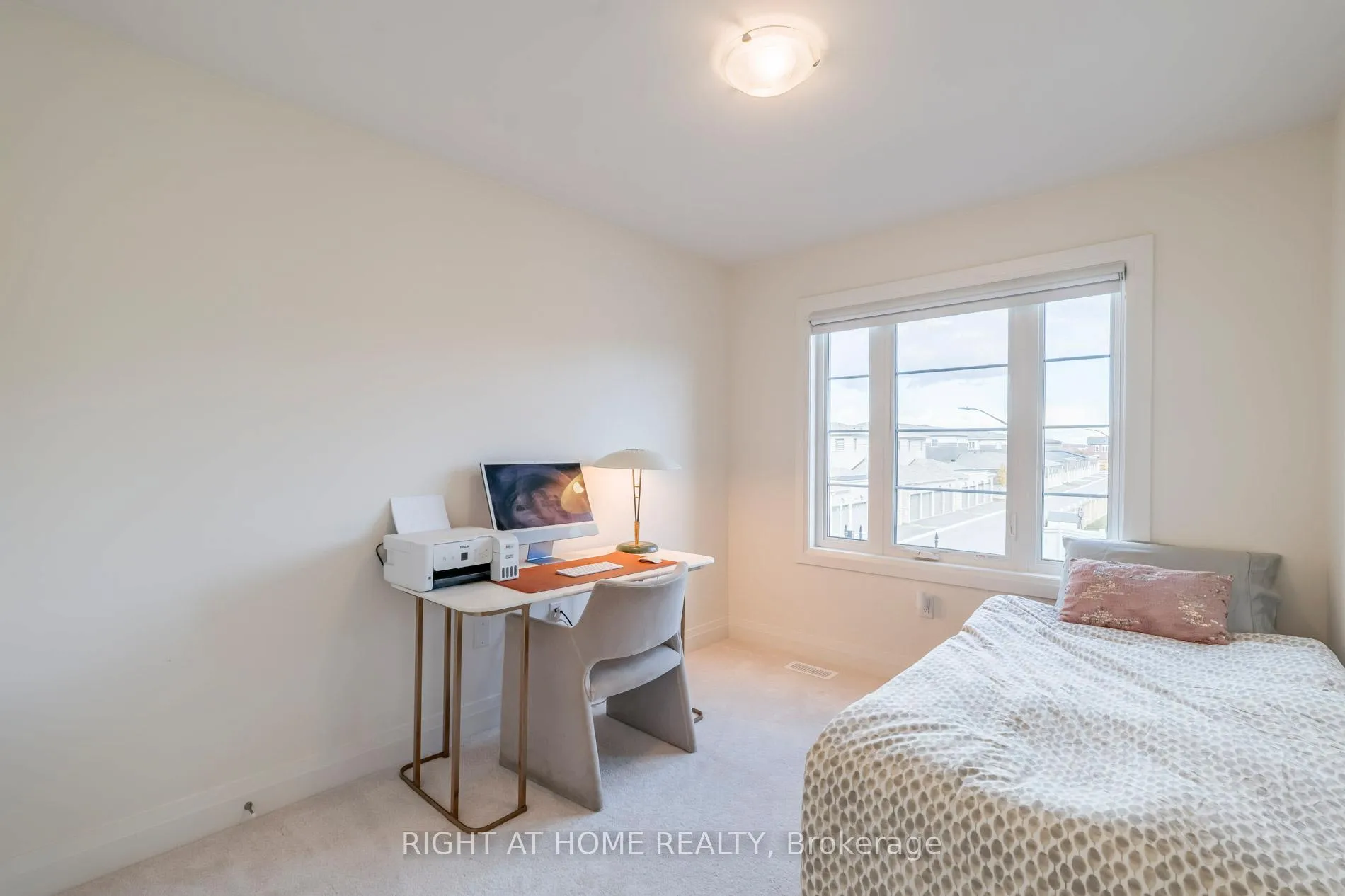 Photo 34 of 14 Velvet Drive, Whitby, Rural Whitby — HOMEH
