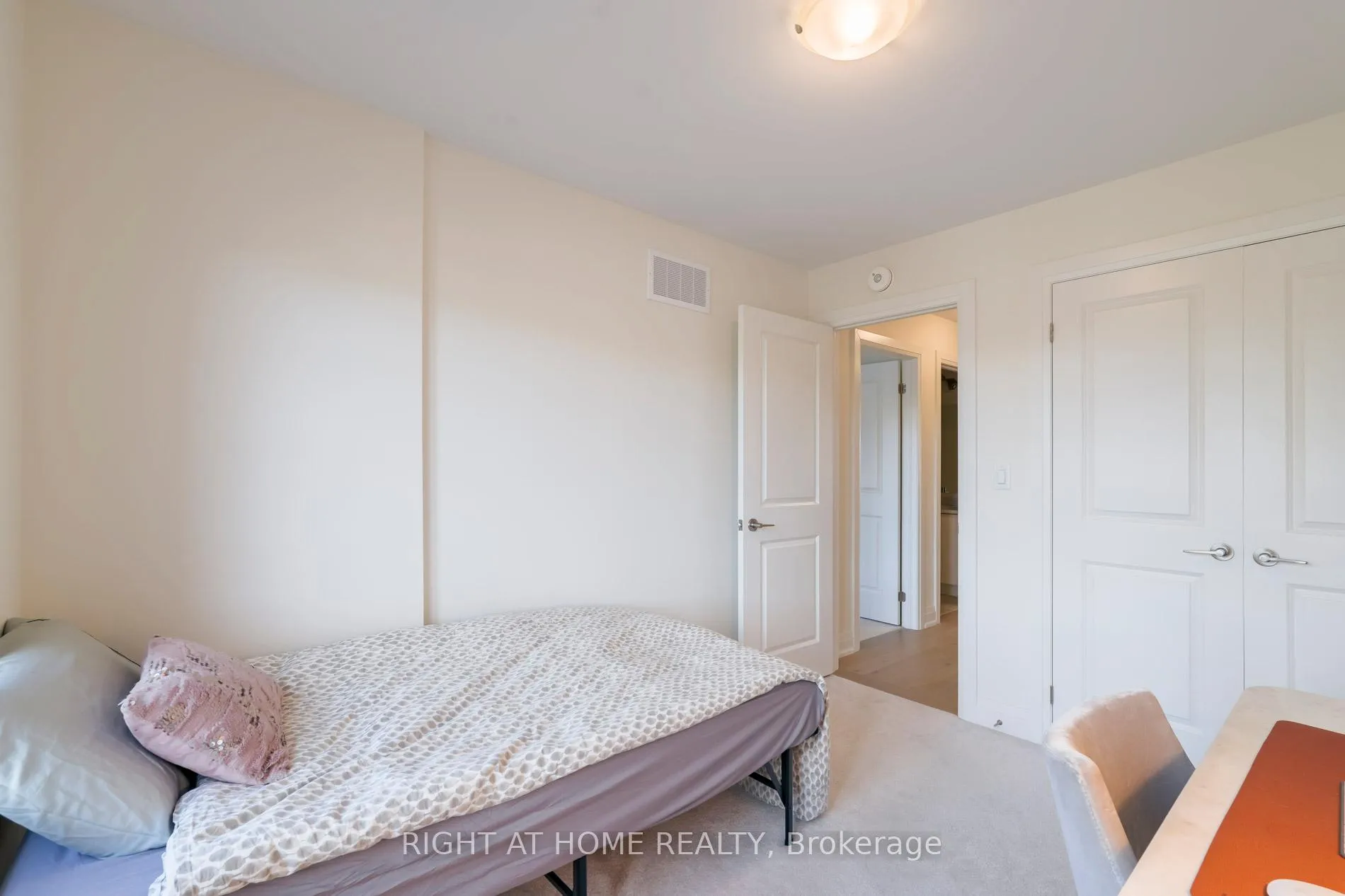 Photo 35 of 14 Velvet Drive, Whitby, Rural Whitby — HOMEH