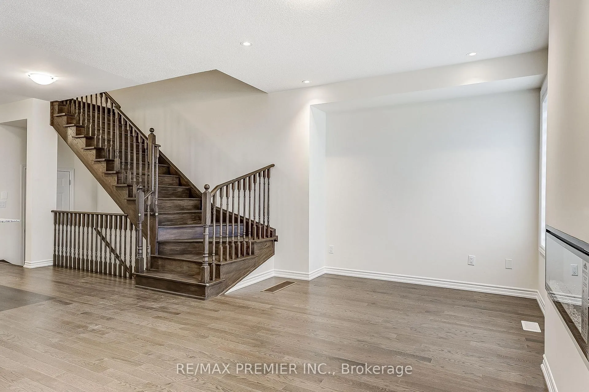 Photo 14 of 1215 Rexton Drive, Oshawa, Kedron — HOMEH